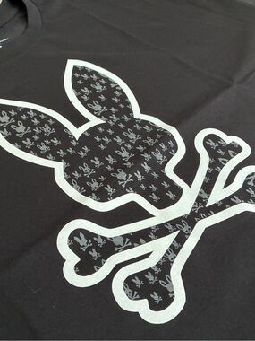 New Men’s Luxury Graphic T-shirt Black Size 2XL